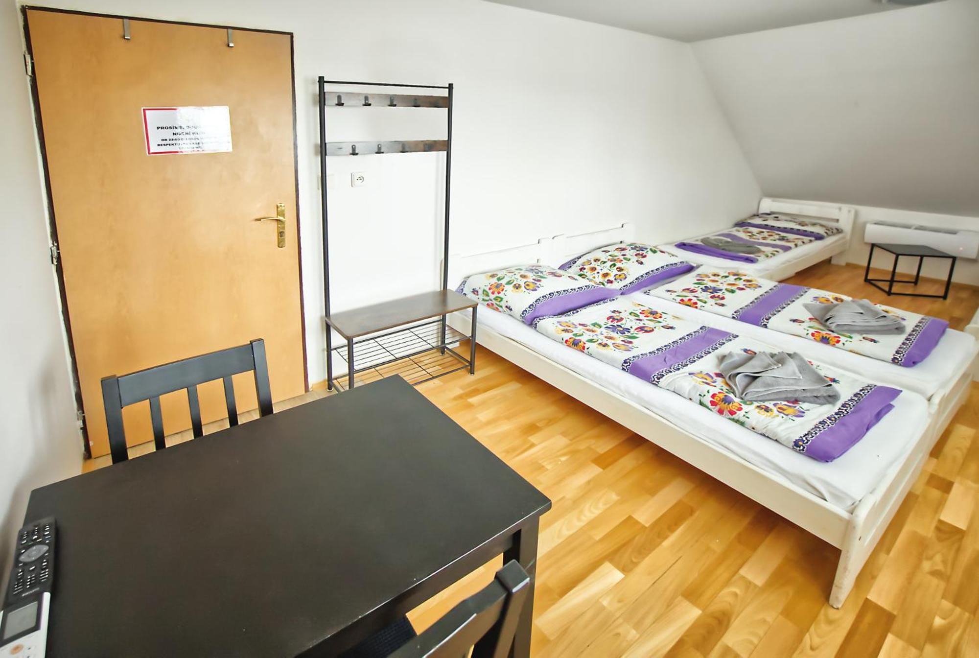 Penzion Bazen Vino Sklep U Palecku Zaječí Esterno foto