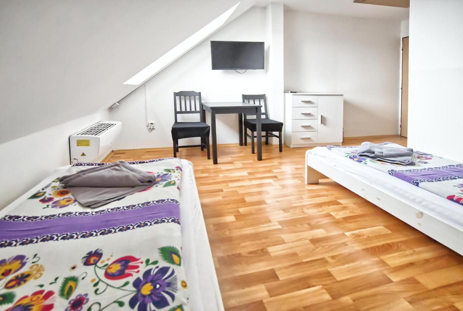 Penzion Bazen Vino Sklep U Palecku Zaječí Esterno foto